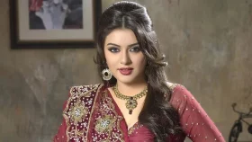 বান্ধবীর সংসার ভেঙে তার স্বামীর সঙ্গে প্রেম, ভিডিও ফাঁস