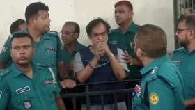 এজলাসে দাঁড়িয়ে কান্নায় ভেঙে পড়লেন হাজী সেলিম