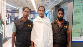ওমরাহ যাত্রীর বেশে পালাতে গিয়ে গ্রেপ্তার বদির ক্যাশিয়ার