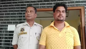 &lsquo;দেশটা তোমার বাপের নাকি&rsquo; গান গেয়ে গ্রেপ্তার কে এই আলতাফ