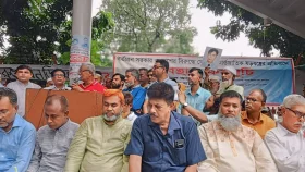 অন্তর্বর্তী সরকারকে টিকিয়ে রাখতে প্রয়োজনে আরেকবার বুকে গুলি নেব: ফারুক