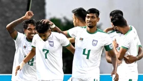 মোরসালিনের ৬ মিনিটের গোলে এগিয়ে থেকে বিরতিতে বাংলাদেশ