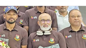 হাথুরুসিংহেই থাকছেন কোচ!