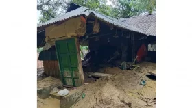 ফেনীতে এখনও ঘরছাড়া ৮৩৫০ পরিবার
