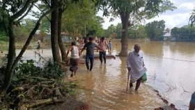 গোমতীর বাঁধ ভেঙে ক্ষতি ৩ হাজার কোটি