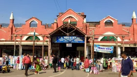 বাংলাদেশি পর্যটক না থাকায় ধুঁকছে কলকাতা, বিক্রি কমেছে ৬০ শতাংশ