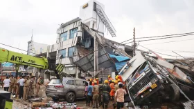 ভারতের লক্ষ্ণৌতে ভবন ধসে নিহত ৮
