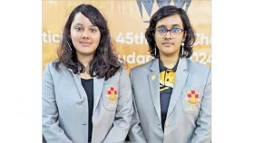 দাবা অলিম্পিয়াডে ৮২ বছরের রানীর সঙ্গী দুই বোন