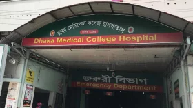 বঙ্গবন্ধু মেডিকেলের সামনে অটোরিকশার ধাক্কায় নারীর মৃত্যু