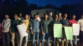 সীমান্তে হত্যাকাণ্ডের প্রতিবাদে রাবি শিক্ষার্থীদের বিক্ষোভ&nbsp;
