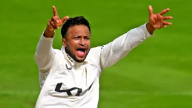 টানা ২৮ ওভার বল করলেন সাকিব!
