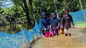 পানির নিচে ক্লাসরুম, হচ্ছে প্রাথমিকের পরীক্ষা