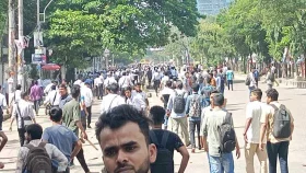 আইডিয়াল ও ঢাকা কলেজের শিক্ষার্থীদের মধ্যে সংঘর্ষ