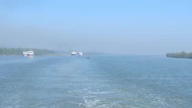নাফ নদীতে যাত্রীবাহী ট্রলারে মিয়ানমার থেকে গুলি
