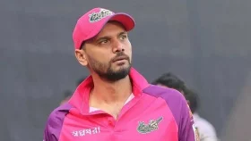 টি-টেন লিগ খেলতে দেশ ছাড়তে পারবেন মাশরাফী?