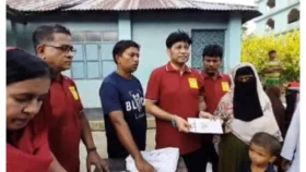 ফেনীতে বন্যায় ক্ষতিগ্রস্ত ১৪৫ পরিবারকে অর্থ সহায়তা