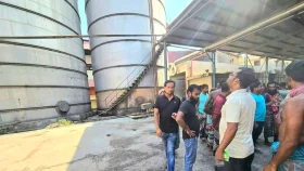 বগুড়ায় তেলের ট্যাংক বিস্ফোরণে ৪ শ্রমিক নিহত