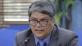অবশেষে সরতেই হলো ডা. রোবেদ আমিনকে
