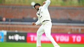 আবার ৪ উইকেট সাকিবের, প্রথম শ্রেণির ক্রিকেটে ৩৫০