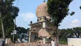 মাজার ও মন্দিরের সুরক্ষা চেয়ে প্রধান উপদেষ্টাকে শত নাগরিকের চিঠি