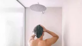 গোসলে কেন ভুল হয়? মেনে চলুন এই ৪ নিয়ম