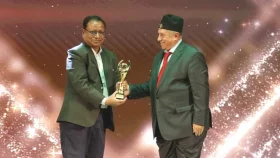 লিজেন্ড অব এআইপিএস এশিয়া অ্যাওয়ার্ড - এ সম্মানিত দুলাল মাহমুদ