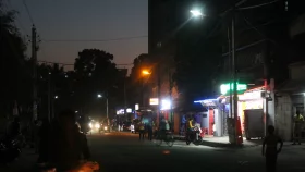 লাভ রোড: সন্ধ্যা নামলে সতেজ হয়ে ওঠে প্রাণ