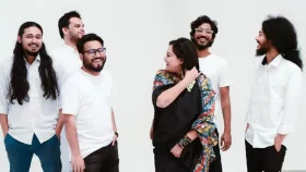 ফিফার পেজে চিরকুটের গান