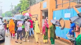 ছুটির দিনেও আশুলিয়ায় সচল ১৪০০ পোশাক কারখানা