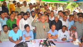 শেখ হাসিনা এলে রাস্তা রক্তে রঞ্জিত হবে: রিজভী