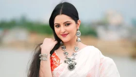 &lsquo;আকাশ ছোঁব দেখিস&rsquo; ডিভোর্স অ্যানিভার্সারিতে পরী