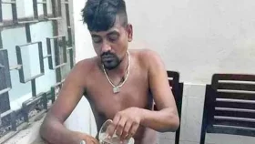 মা-বাবা হারা তোফাজ্জলের বাড়িতে শোকের মাতম