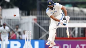 হাসানের বলে ভারত অধিনায়কের ক্যাচ নিলেন বাংলাদেশ অধিনায়ক