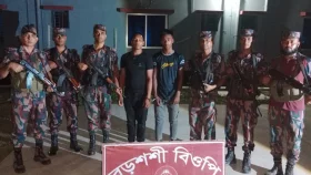 অবৈধভাবে ভারতে যাওয়ার চেষ্টা, ২ তরুণ আটক