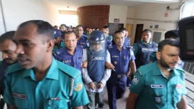 সাবেক এমপি ফজলে করিমকে ডিম ছুড়ে মারলেন বিক্ষুব্ধরা