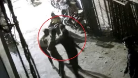 নতুন মোবাইল কিনে &lsquo;ট্রিট&rsquo; না দেওয়ায় বন্ধুকে খুন