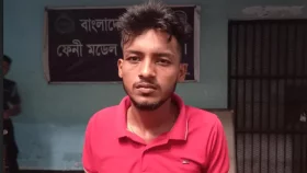 আত্মগোপনে থাকা ছাত্রলীগ নেতা গ্রেপ্তার