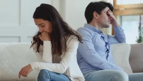 প্রাক্তনের টাচে প্রেমিকা? যা করবেন