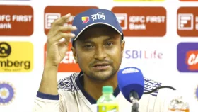 দেশত্যাগের নিশ্চয়তা পেলেই দেশে ফিরবেন সাকিব