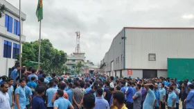 শ্রমিক বিক্ষোভে নাটোরে প্রাণ কোম্পানির কারখানা বন্ধ