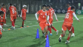 ফাইনালের পথে বাধা পাকিস্তান