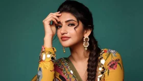 বলিউডে অভিষেকের অপেক্ষায়
