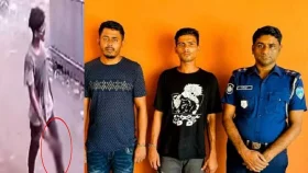 হত্যার পর কাটা হাত নিয়ে হেঁটে যাওয়া সেই যুবক গ্রেপ্তার