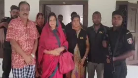 সাবেক এমপি হেনরী ও তার পরিবারের দেশত্যাগে স্থায়ী নিষেধাজ্ঞা