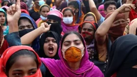 পোশাক শিল্পে অস্থিরতার নেপথ্যে কী?