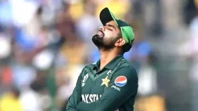 আবার অধিনায়কত্ব ছাড়লেন বাবর আজম!