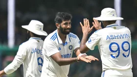 সিরিজসেরা অশ্বিনকে সরিয়ে এক নম্বর বোলার বুমরা