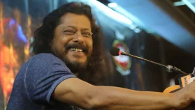 দেশ ছাড়তে চাইনি বলেই বলিউডে স্থায়ী হইনি: জেমস