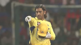 ধোনির আইপিএল খেলা নিয়ে শঙ্কা