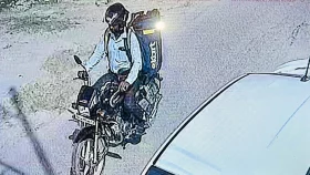 আইফোন দিতে গিয়ে খুন হলেন ডেলিভারি ম্যান